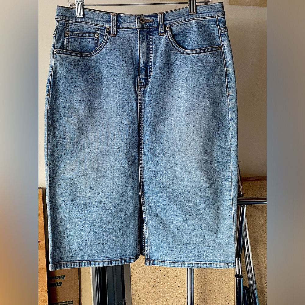 Jag denim skirt, light wash, size 12
